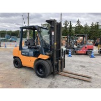 Xe nâng dầu 3 tấn 4.7 mét chui công Toyota Nhật bãi số sàn, lốp kép, động cơ 2Z siêu khỏe siêu bền bỉ, model 7FD30 bàn giao bãi VLXD tại Nghệ An